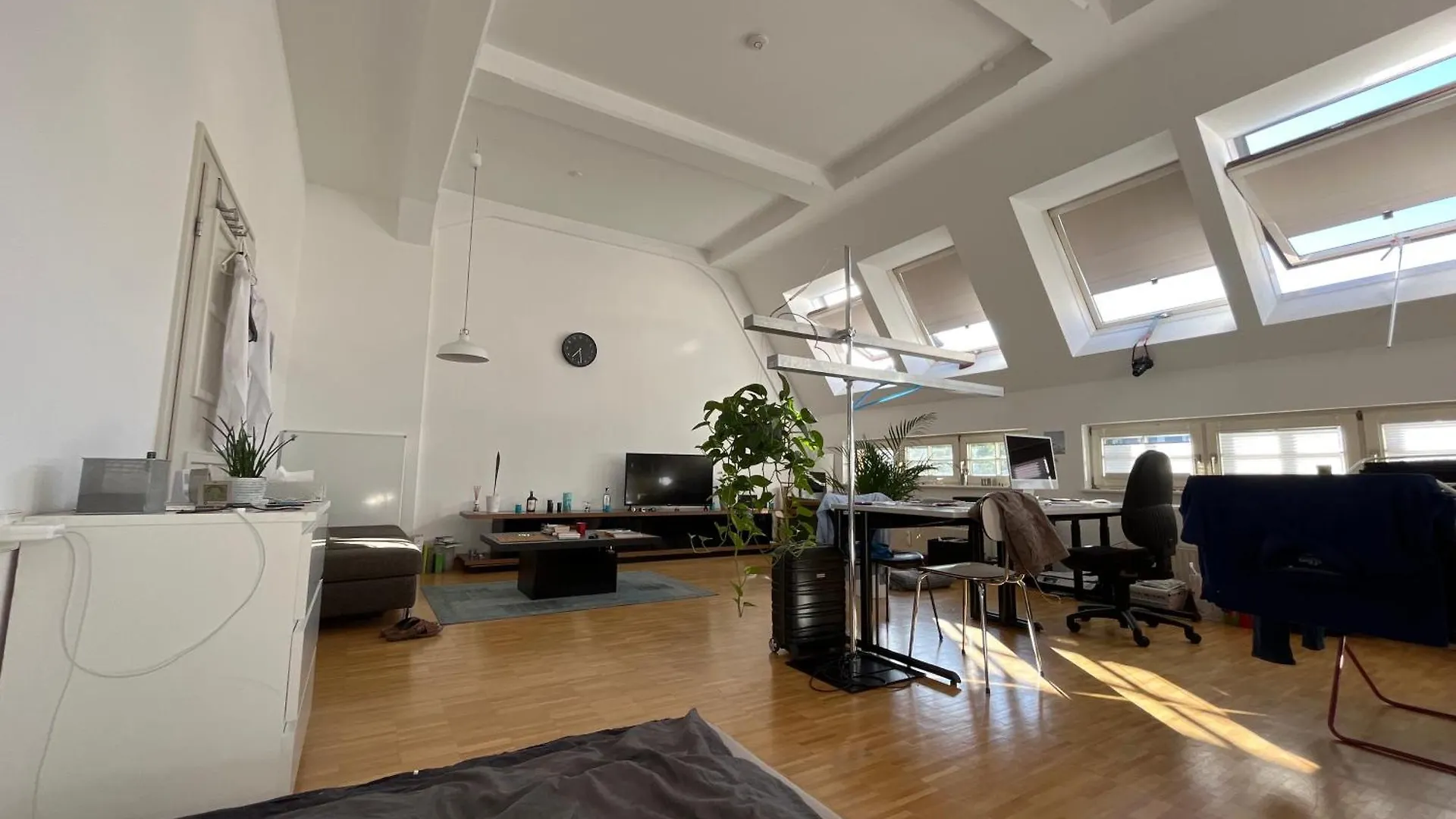 Loftcharakter Mit Schoener Aussicht Ueber Stuttgart 0*,  Alemania